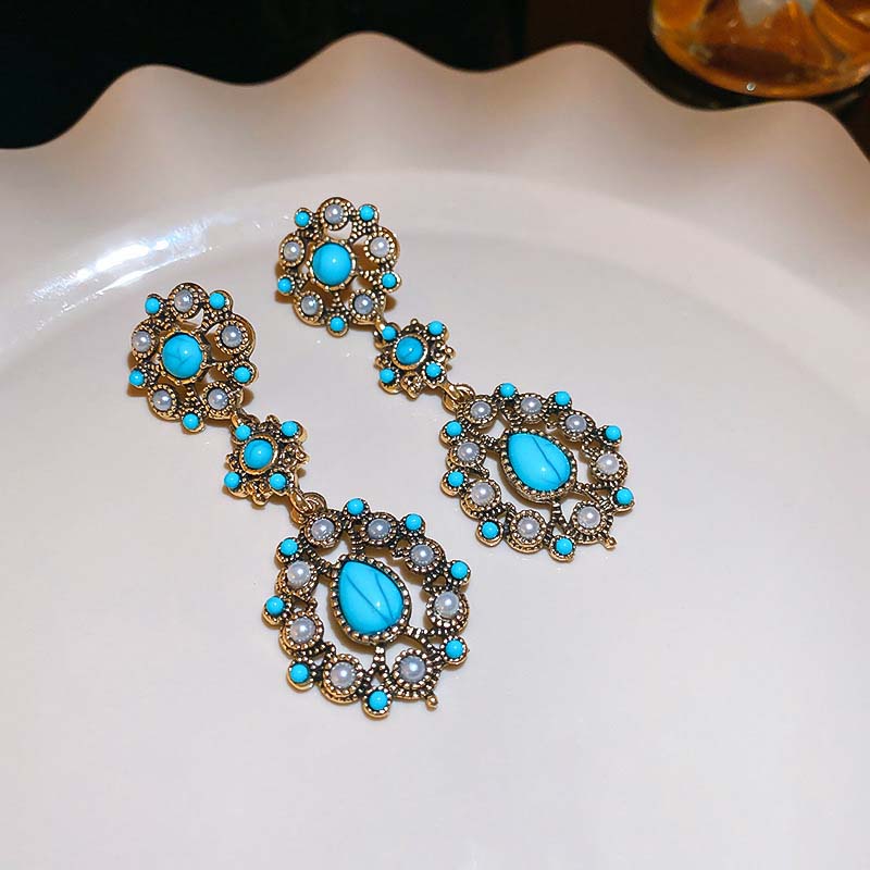 Retro Stud Earrings and Necklace Set for Women
