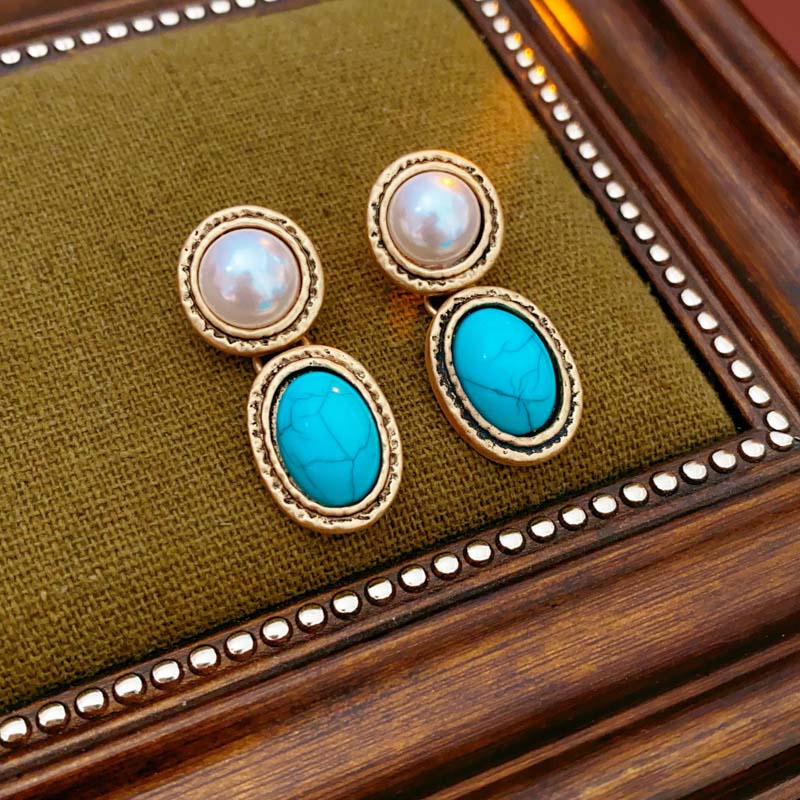 Retro Stud Earrings and Necklace Set for Women