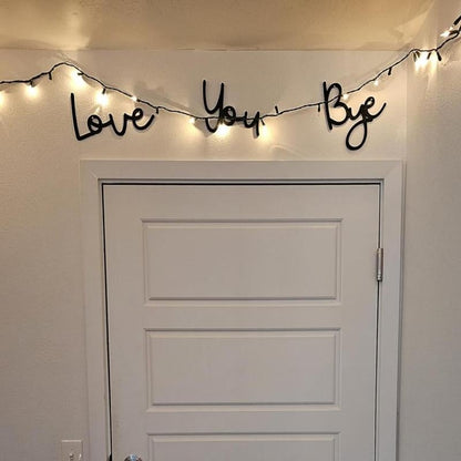 ✨ 50 % Rabatt – Boho-Wanddekor aus Holz – „LOVE YOU BYE“-Schriftzug, rustikaler Stil & vielseitig für Zuhause 🌿