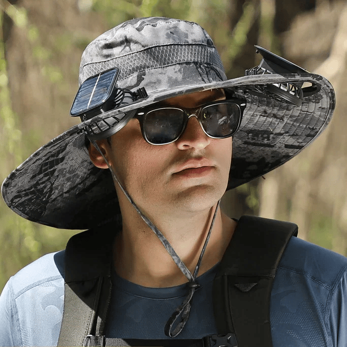 Outdoor-Sonnenhut mit breiter Krempe und Solarlüfter