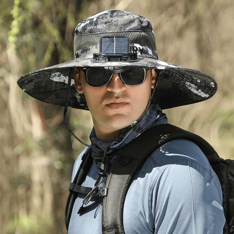 Outdoor-Sonnenhut mit breiter Krempe und Solarlüfter