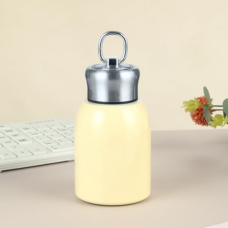 50% RABATT! 🍶 Mini-Thermosflasche mit Tragering – tragbar für Outdoor, Auto & unterwegs