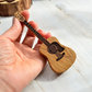 🎁Mini Cute Edition Holz-Gitarrenplektrum-Etui🎸