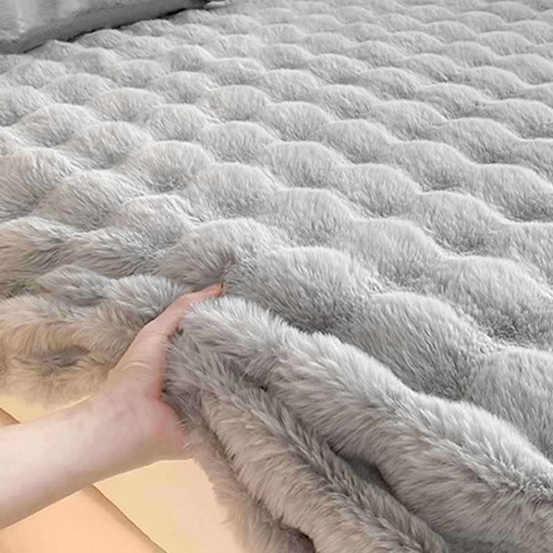 ☁️🛏️ Flauschiger Matratzenbezug – Warmer Spannbettlaken-Schoner für gemütliches Schlafen im Schlafzimmer