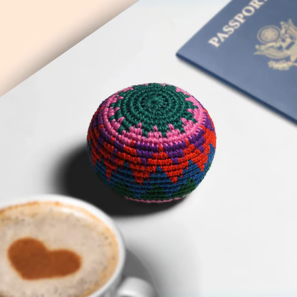 🌈Gestrickter Multicolor Hacky Sack – Handlich & Stressabbau ✨ Für Freizeit & Outdoor-Spaß