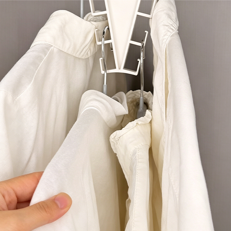🔥 1+1 GRATIS! 📐 Multifunktionaler Dreieck-Kleiderbügel – Platzsparender Schrank-Organizer für Kleidung & Accessoires