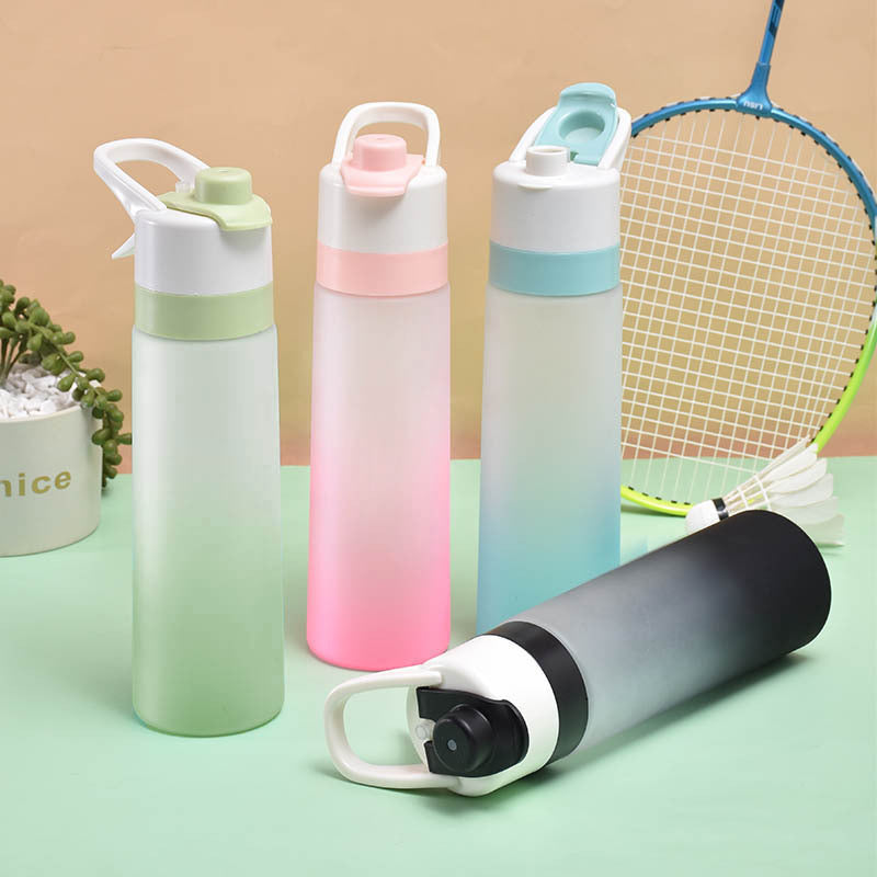🌬️ 2-in-1 Trinkflasche mit Sprühkopf – erfrischt & befeuchtet Haut, perfekt für heiße Tage, Radfahren, Wandern & Camping