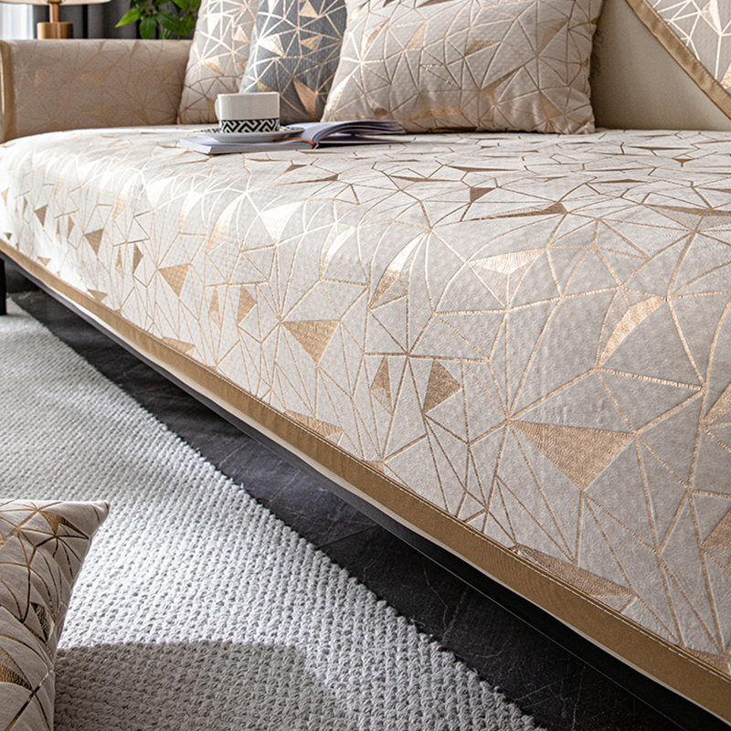 ✨ 50 % Rabatt – Edles Sitzkissen mit Goldprägung – weicher Chenille-Bezug, veredelt & pflegeleicht – für mehr Komfort & Stil im Wohnzimmer 🌿