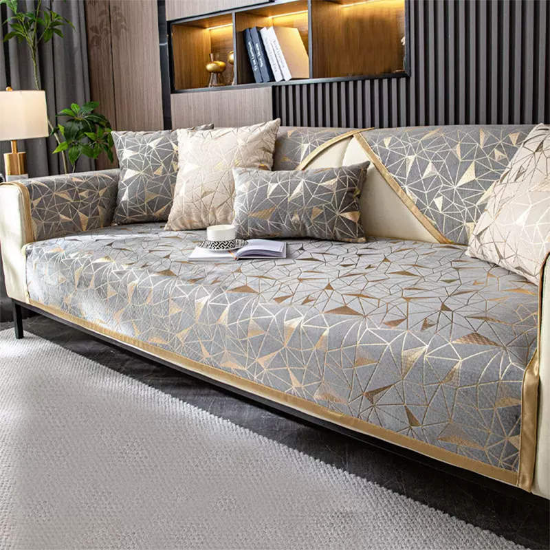 ✨ 50 % Rabatt – Edles Sitzkissen mit Goldprägung – weicher Chenille-Bezug, veredelt & pflegeleicht – für mehr Komfort & Stil im Wohnzimmer 🌿