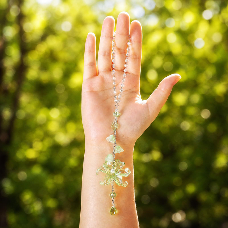 🌸 50% RABATT! 🚗 Eleganter Kristall-Blumen-Autohänger – Funkelnder Kristall, filigranes Design & einfach zu montieren – Perfektes Accessoire für Ihr Auto ✨
