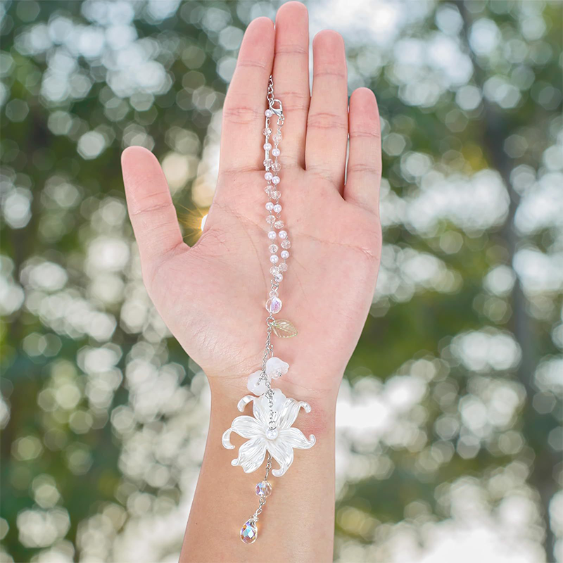 🌸 50% RABATT! 🚗 Eleganter Kristall-Blumen-Autohänger – Funkelnder Kristall, filigranes Design & einfach zu montieren – Perfektes Accessoire für Ihr Auto ✨