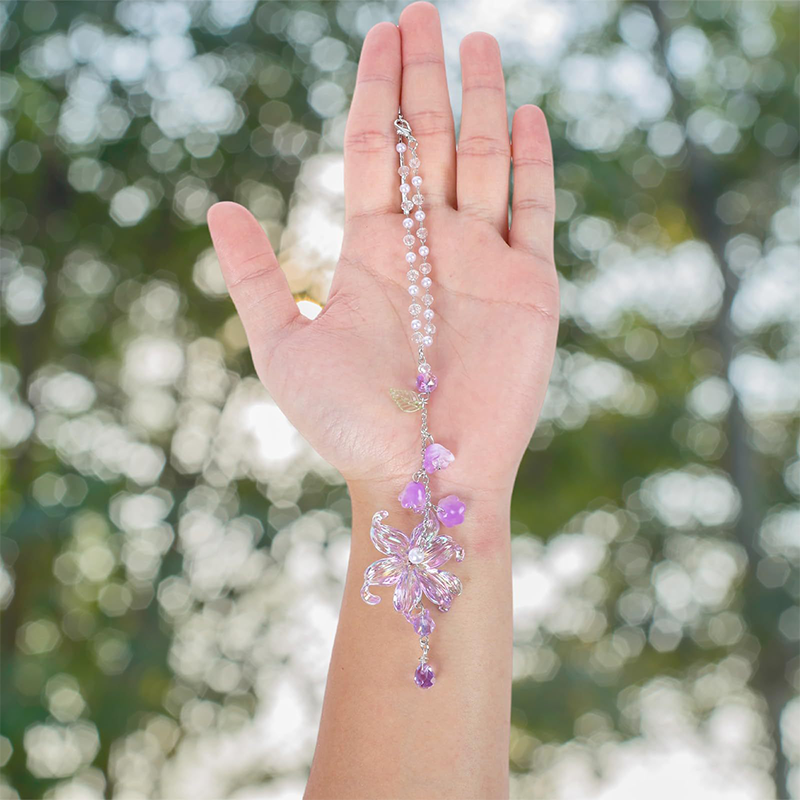 🌸 50% RABATT! 🚗 Eleganter Kristall-Blumen-Autohänger – Funkelnder Kristall, filigranes Design & einfach zu montieren – Perfektes Accessoire für Ihr Auto ✨