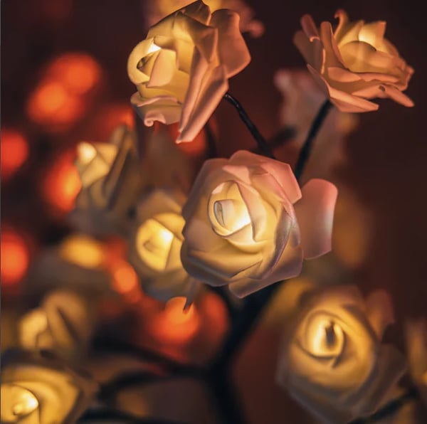 🔥 50% RABATT! 🌹 LED Rosenbaum Lampe – Romantische Blumenleuchte mit USB-Anschluss & Schalter